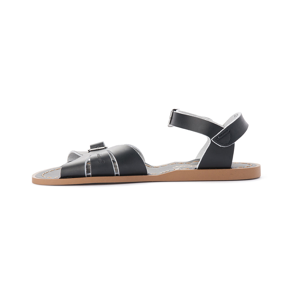 Black sales water sandals